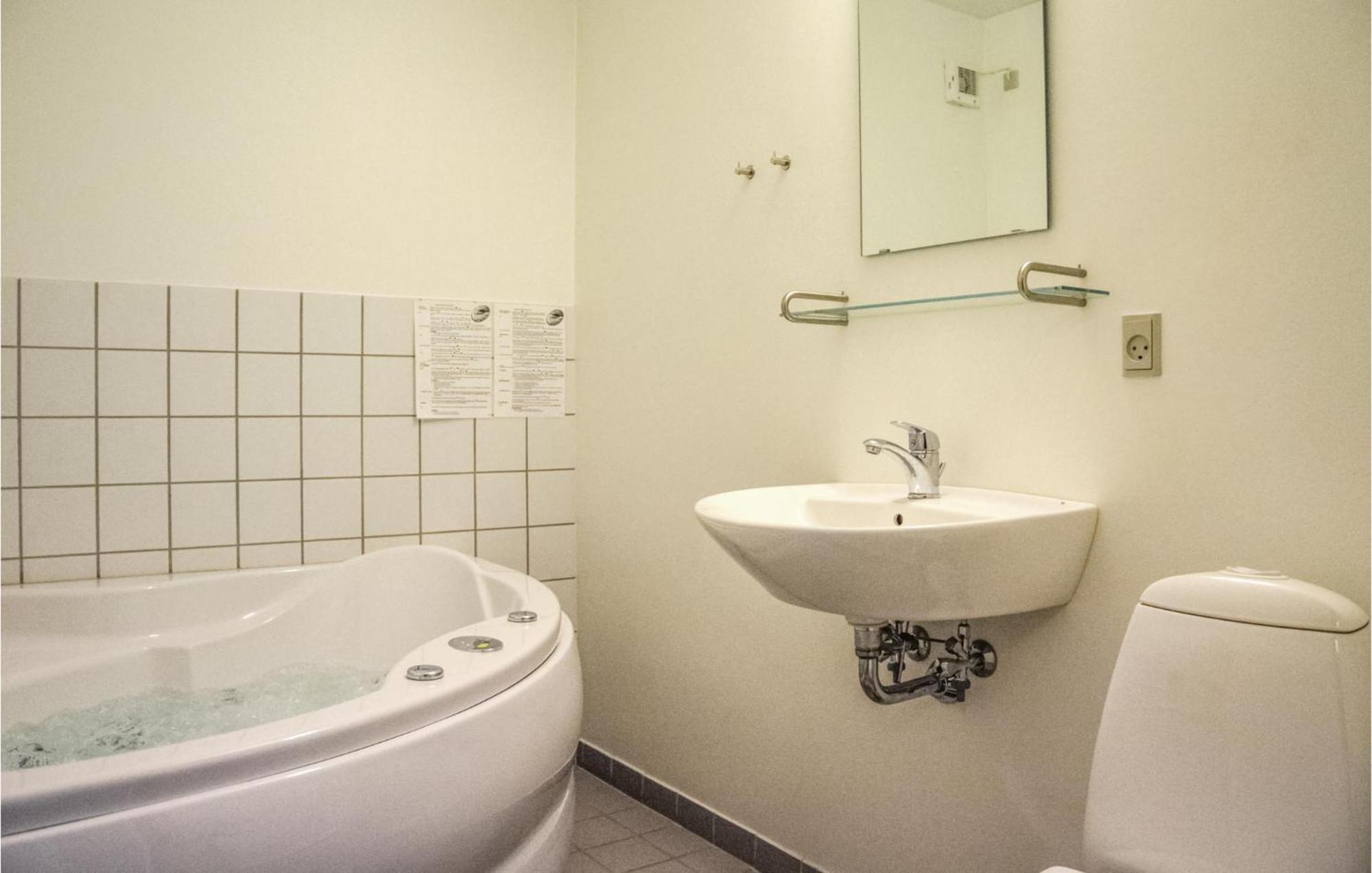 2 Bedroom Gorgeous Home In Хвиде Санде Екстериор снимка